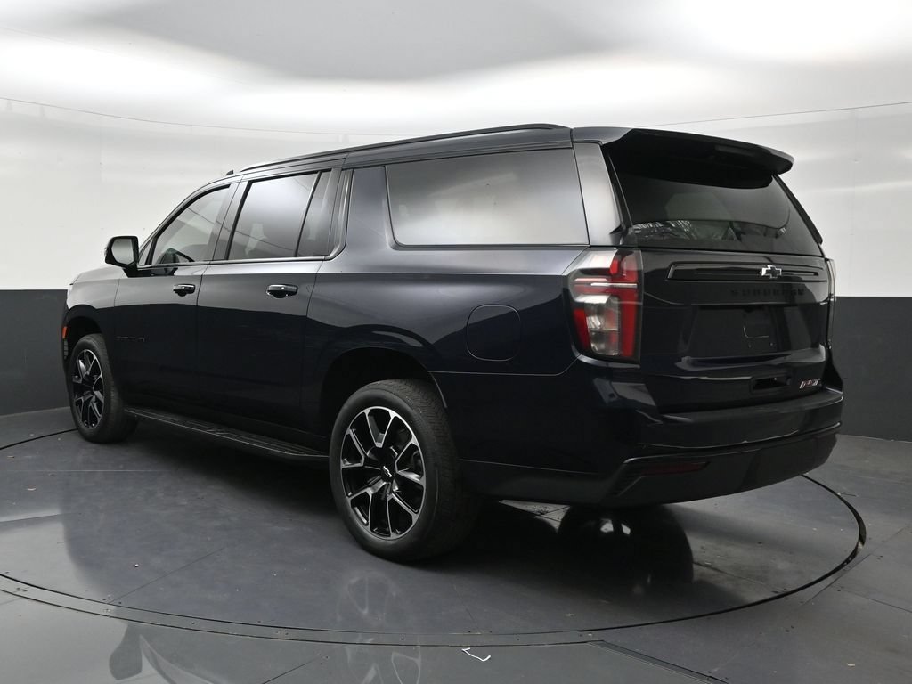 Used 2024 Chevrolet Suburban RST w/ Luxury Package RWD image 3