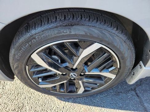 Certified 2025 Nissan Versa SR w/ Trunk Package image 20