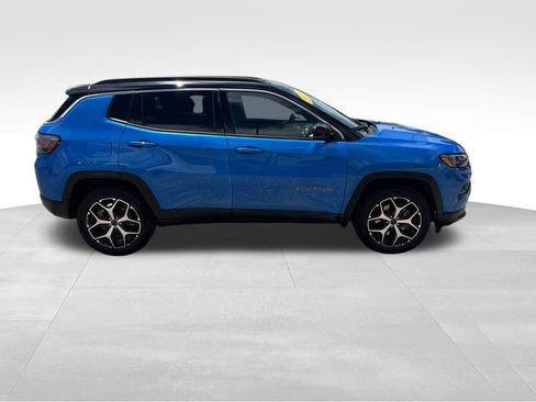 Used 2025 Jeep Compass Limited AWD/4WD image 8