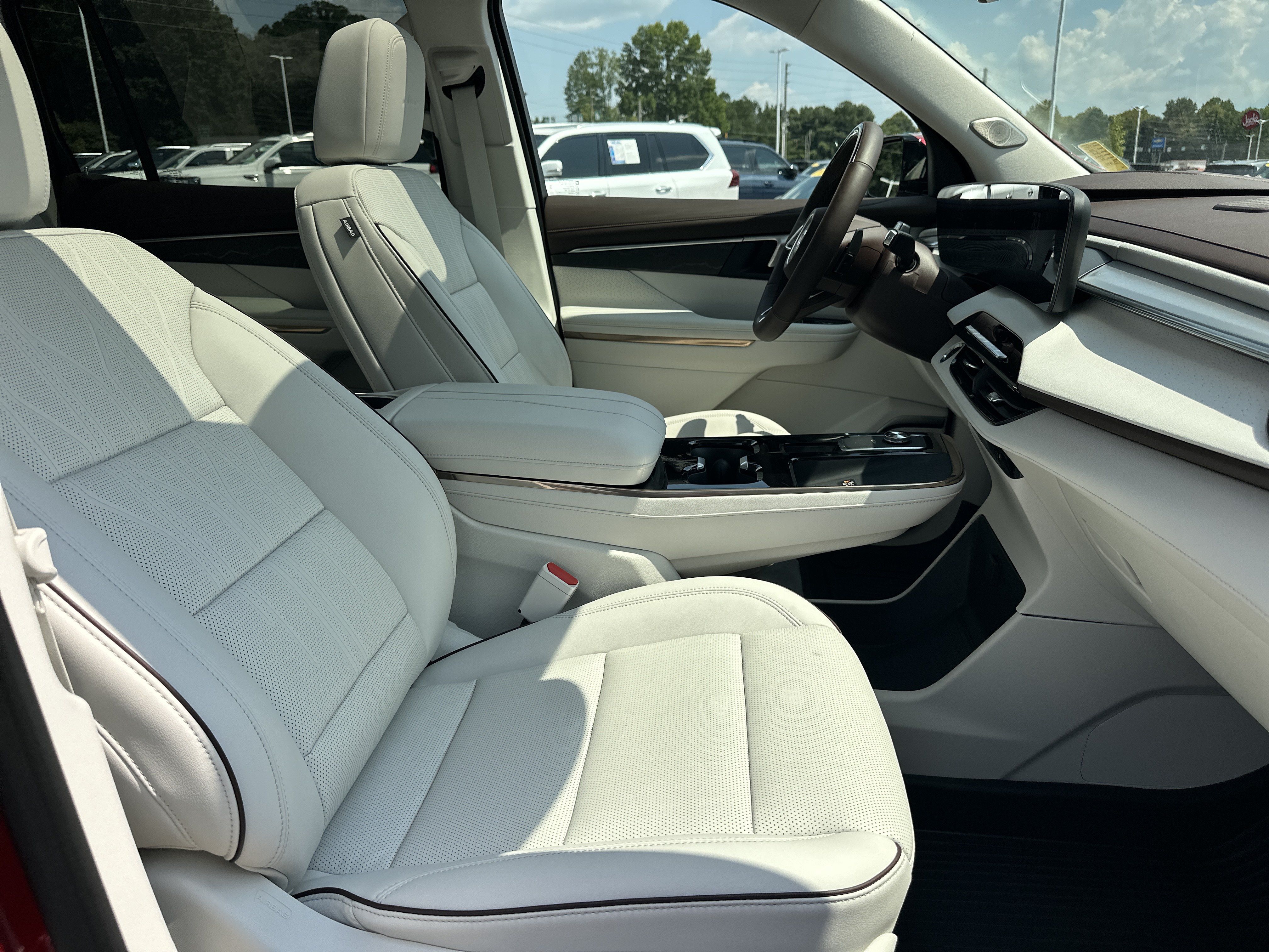 Used 2026 Buick Enclave Avenir w/ Super Cruise Package FWD image 13