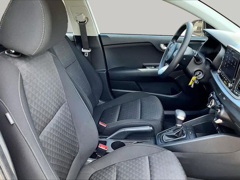 Used 2023 Kia Rio LX FWD image 9