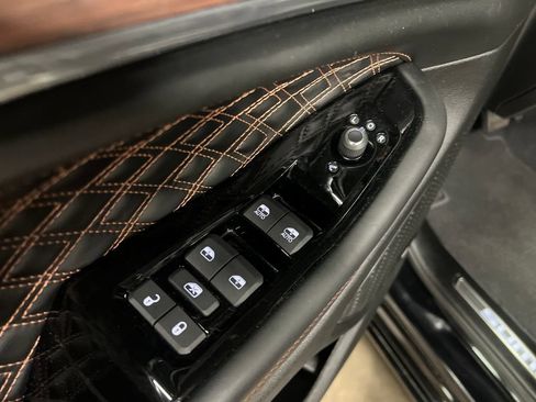 Used 2023 Jeep Grand Cherokee Summit AWD/4WD image 16