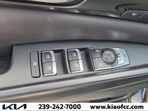Certified 2025 Kia Carnival SX Prestige FWD image 24