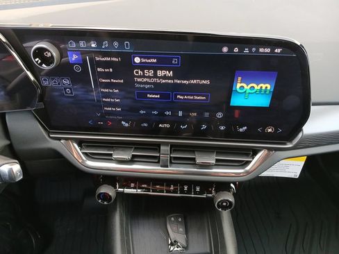 New 2026 Chevrolet Equinox EV LT w/ Comfort Package FWD image 13