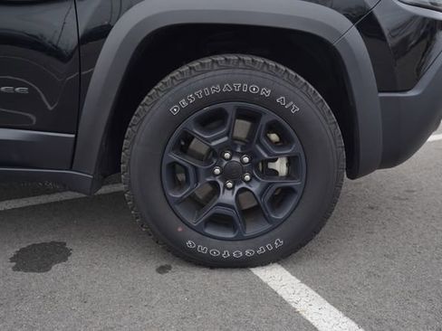 Used 2022 Jeep Cherokee Trailhawk w/ Sun, Sound & Nav Group image 44