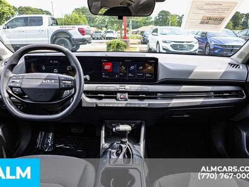 Used 2025 Kia K4 FWD image 28