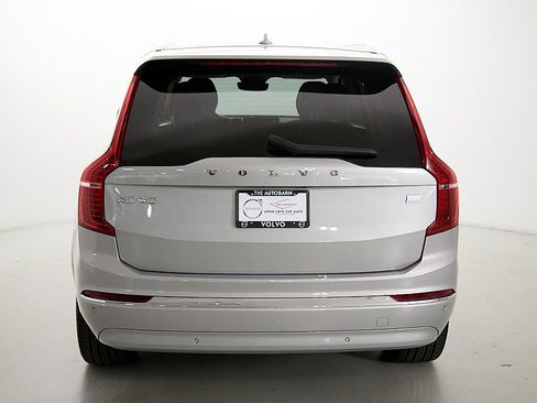 Certified 2024 Volvo XC90 T8 Plus AWD/4WD image 8