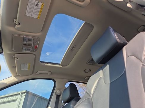 Used 2023 Kia Telluride S w/ S Sunroof Package image 16