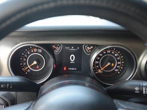 Used 2018 Jeep Wrangler Unlimited Sport AWD/4WD image 16