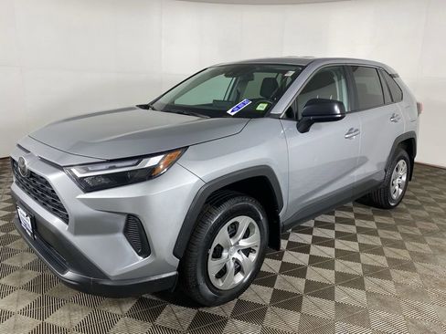 Used 2023 Toyota RAV4 LE AWD/4WD image 19