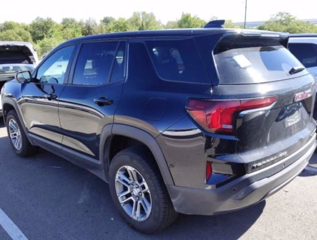 Used 2025 GMC Terrain Elevation AWD/4WD image 9