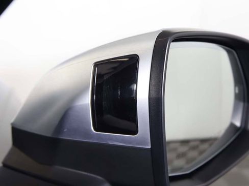 Used 2022 Audi SQ5 Premium Plus w/ Premium Plus Package image 40