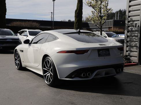 Used 2024 Jaguar F-TYPE R image 8