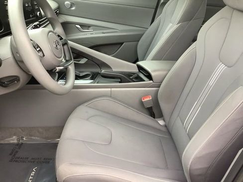 Certified 2023 Hyundai Elantra SEL w/ Preferred Accessory Package image 16