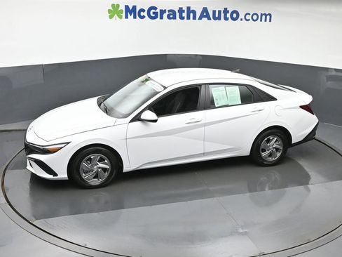 Used 2025 Hyundai Elantra SE image 18