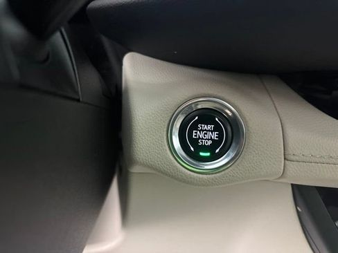 Used 2022 Buick Envision Avenir w/ Technology Package II AWD/4WD image 8