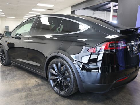 Used 2019 Tesla Model X Long Range AWD/4WD image 9