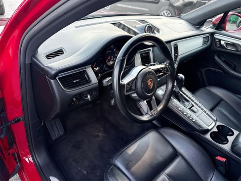 Used 2018 Porsche Macan GTS w/ Premium Package Plus image 10
