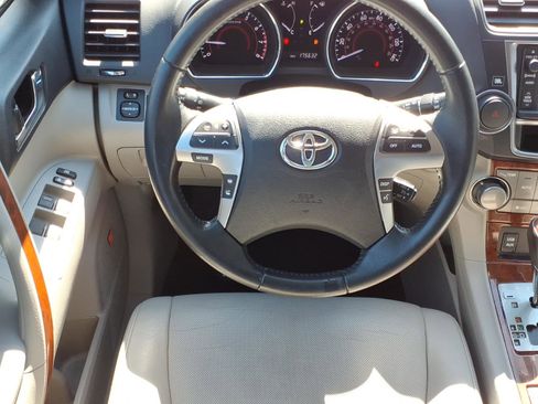 Used 2013 Toyota Highlander Limited AWD/4WD image 5
