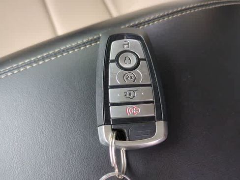 Used 2020 Ford Explorer XLT w/ Equipment Group 202A RWD image 35