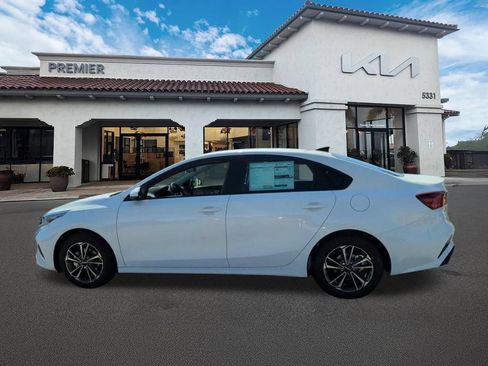 Used 2023 Kia Forte LXS FWD image 4