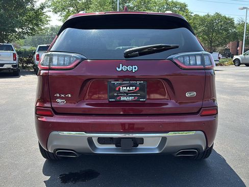 Used 2019 Jeep Cherokee Overland w/ Technology Group AWD/4WD image 17