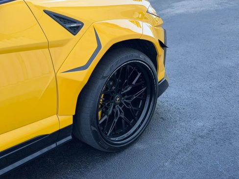 Used 2021 Lamborghini Urus AWD/4WD image 18
