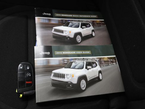 Used 2019 Jeep Renegade Latitude AWD/4WD image 55