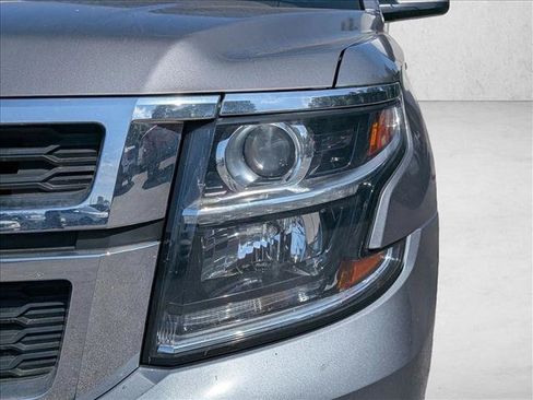 Used 2020 Chevrolet Suburban LT RWD image 2