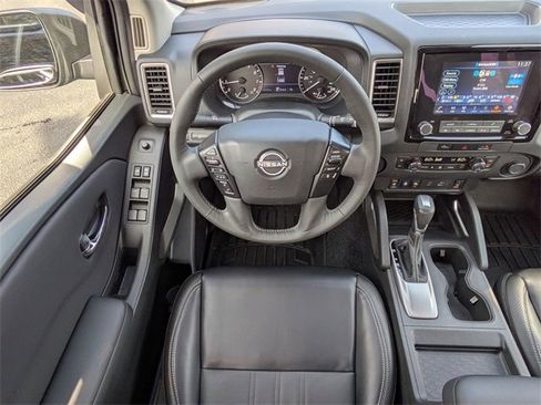 Used 2024 Nissan Frontier SL w/ Technology Package image 17