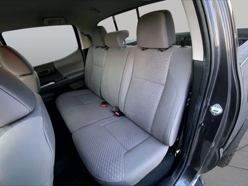 Used 2022 Toyota Tacoma SR5 AWD/4WD image 20