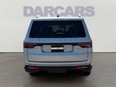 Used 2024 Jeep Wagoneer L Series II w/ Flexible Seating Group AWD/4WD image 6