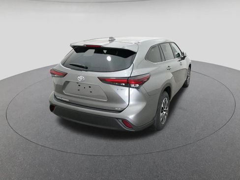 New 2026 Toyota Highlander XLE AWD/4WD image 8