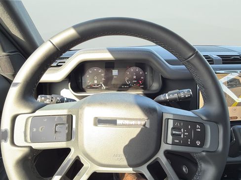 New 2026 Land Rover Defender 90 X-Dynamic SE AWD/4WD image 23