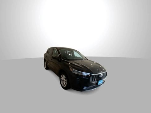 Used 2024 Ford Escape Active AWD/4WD image 2