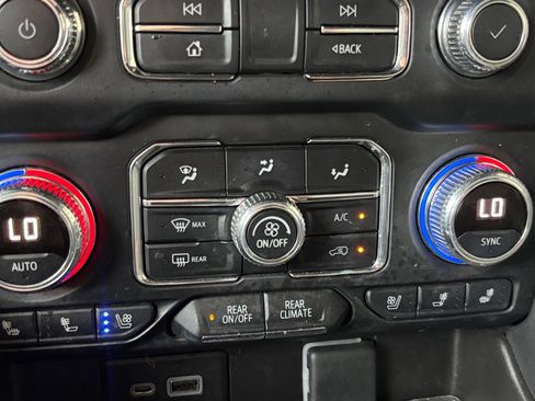 Used 2022 GMC Yukon AT4 image 4