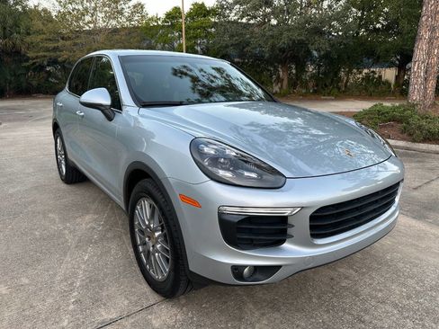 Used 2016 Porsche Cayenne image 1