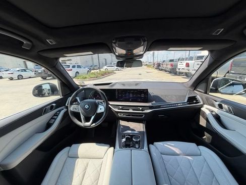 Used 2023 BMW X7 xDrive40i w/ Premium Package AWD/4WD image 34