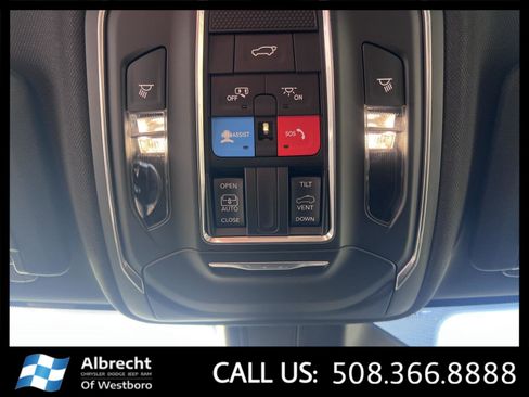 New 2025 Jeep Grand Cherokee Altitude image 24