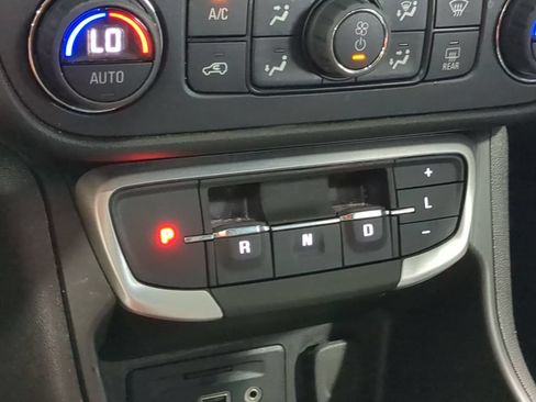 Used 2024 GMC Terrain SLT w/ Infotainment Package II AWD/4WD image 37