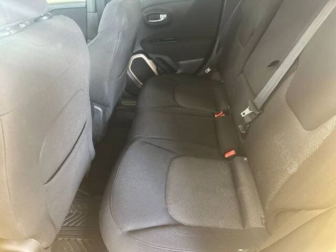 Used 2016 Jeep Renegade Latitude w/ Popular Equipment Group AWD/4WD image 12