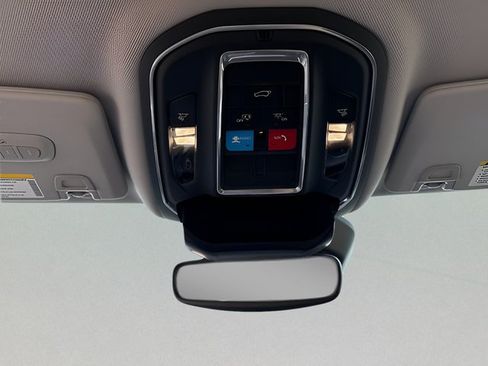 Used 2023 Jeep Grand Cherokee L Limited AWD/4WD image 32