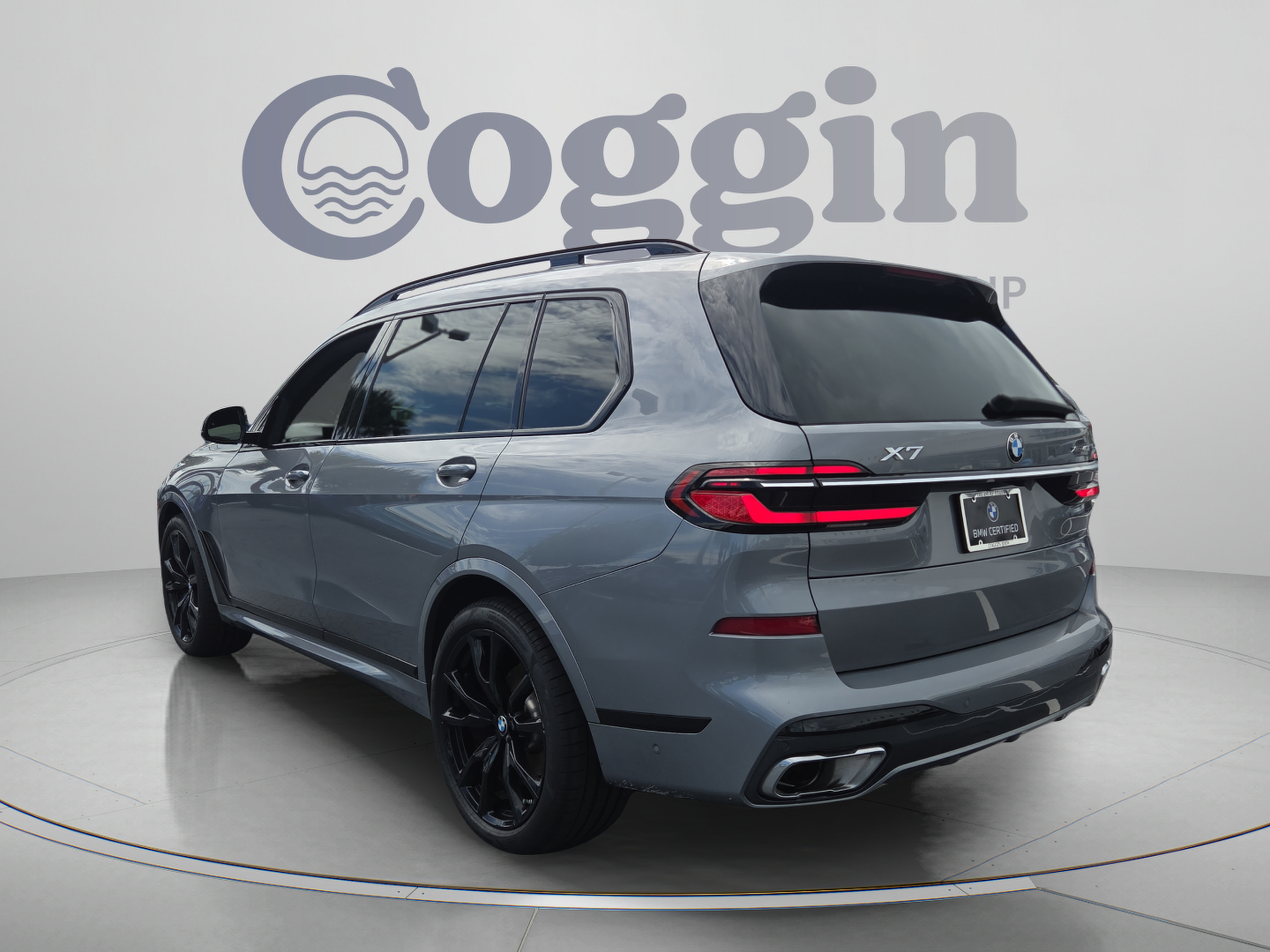 Certified 2024 BMW X7 xDrive40i w/ M Sport Package AWD/4WD image 3