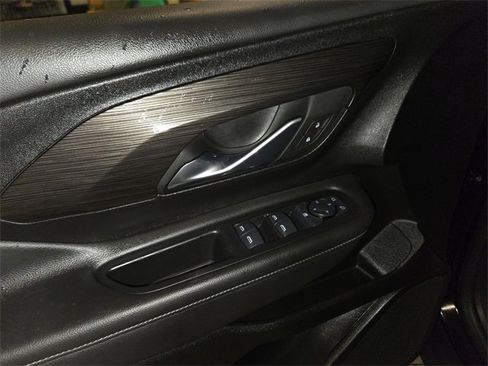 Used 2024 GMC Terrain SLE w/ Driver Convenience Package image 13