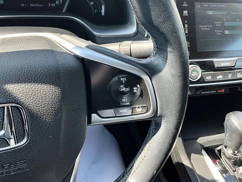 Used 2018 Honda Civic Touring image 29