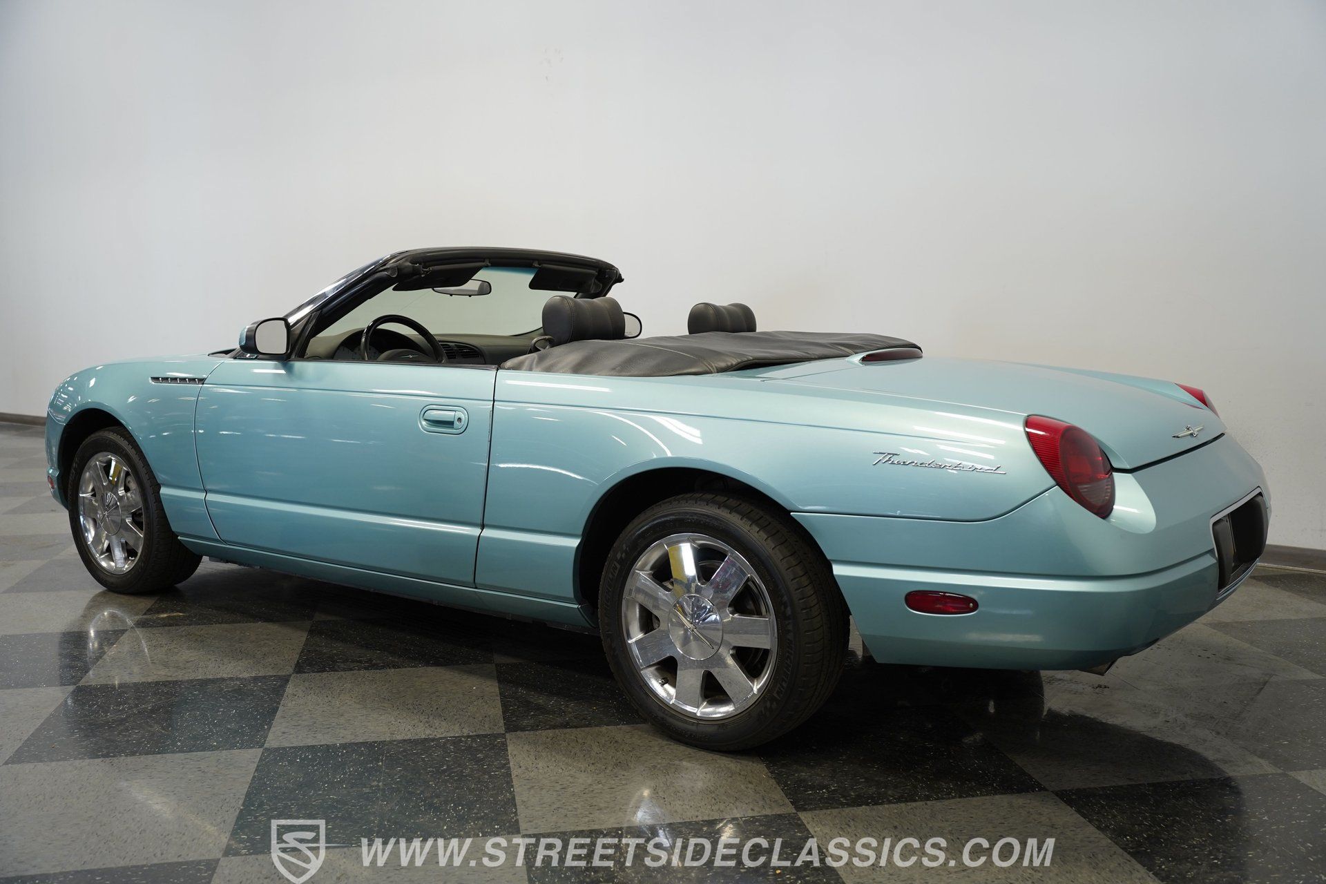 Used 2002 Ford Thunderbird RWD image 9