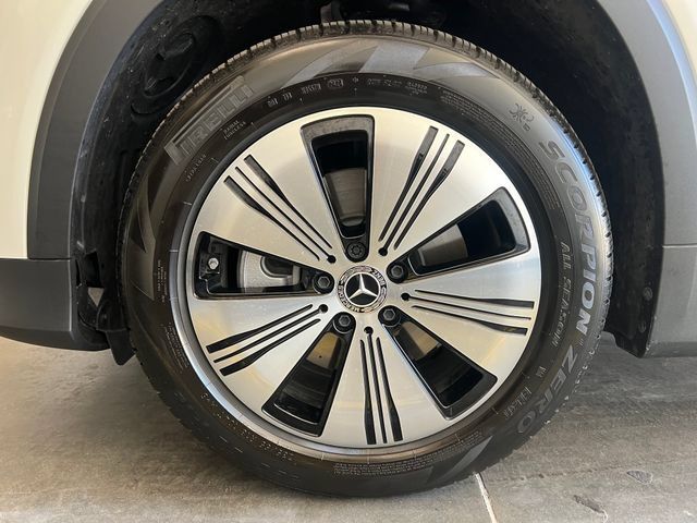 Used 2025 Mercedes-Benz EQB 300 4MATIC image 11