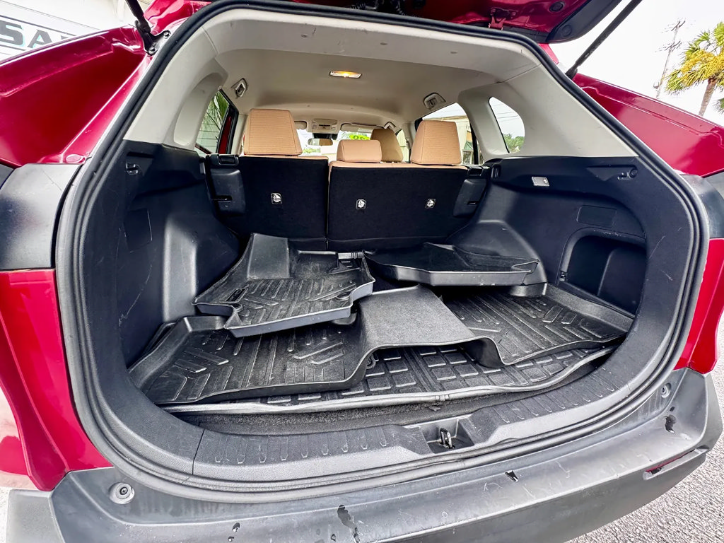 Used 2020 Toyota RAV4 LE AWD/4WD image 16