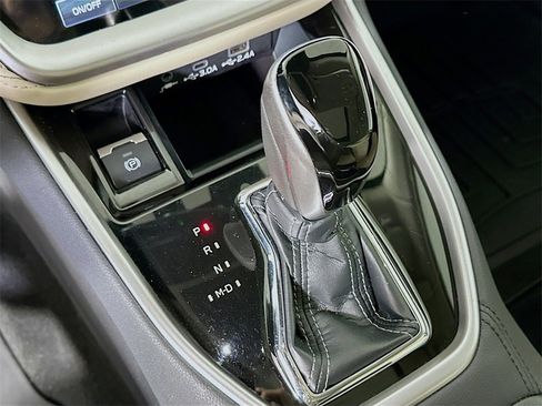 Used 2023 Subaru Outback Limited image 22