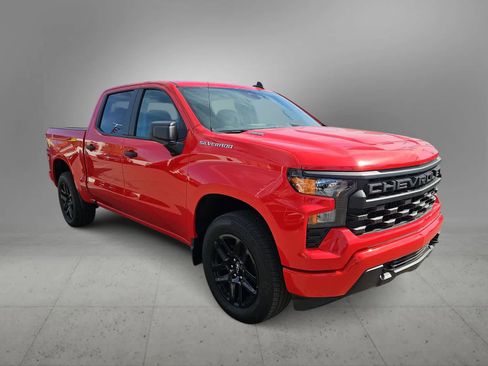 Used 2025 Chevrolet Silverado 1500 Custom image 2